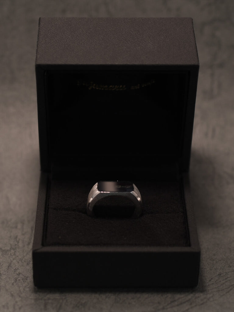 ハードケース付き