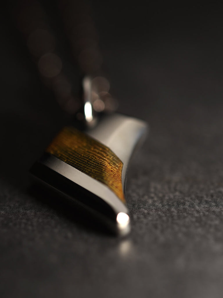 W (横) : 14mm / H (縦) : 21mm