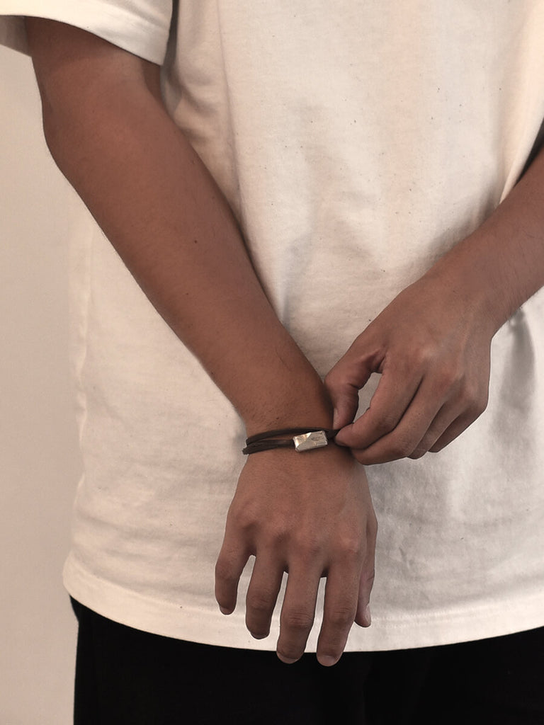 M size (モデル手首周り17cm)