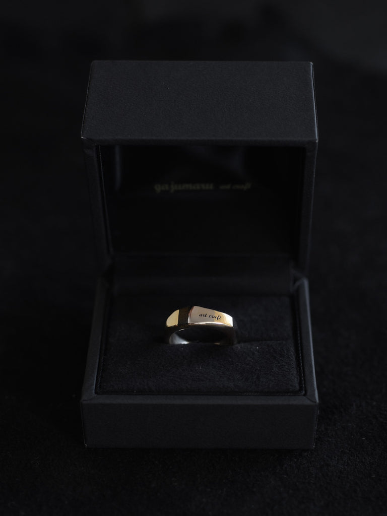 ハードケース付属