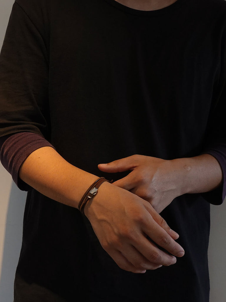 M size (モデル手首周り17cm)