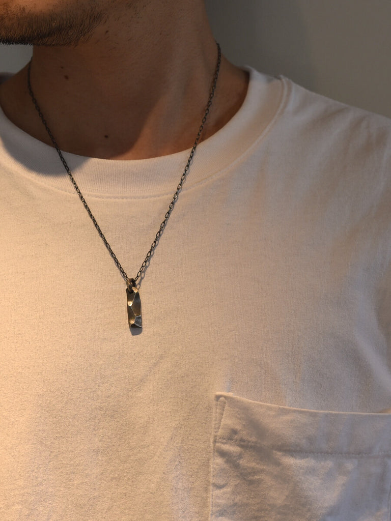 W (横) : 8.5mm / H (縦) : 25mm