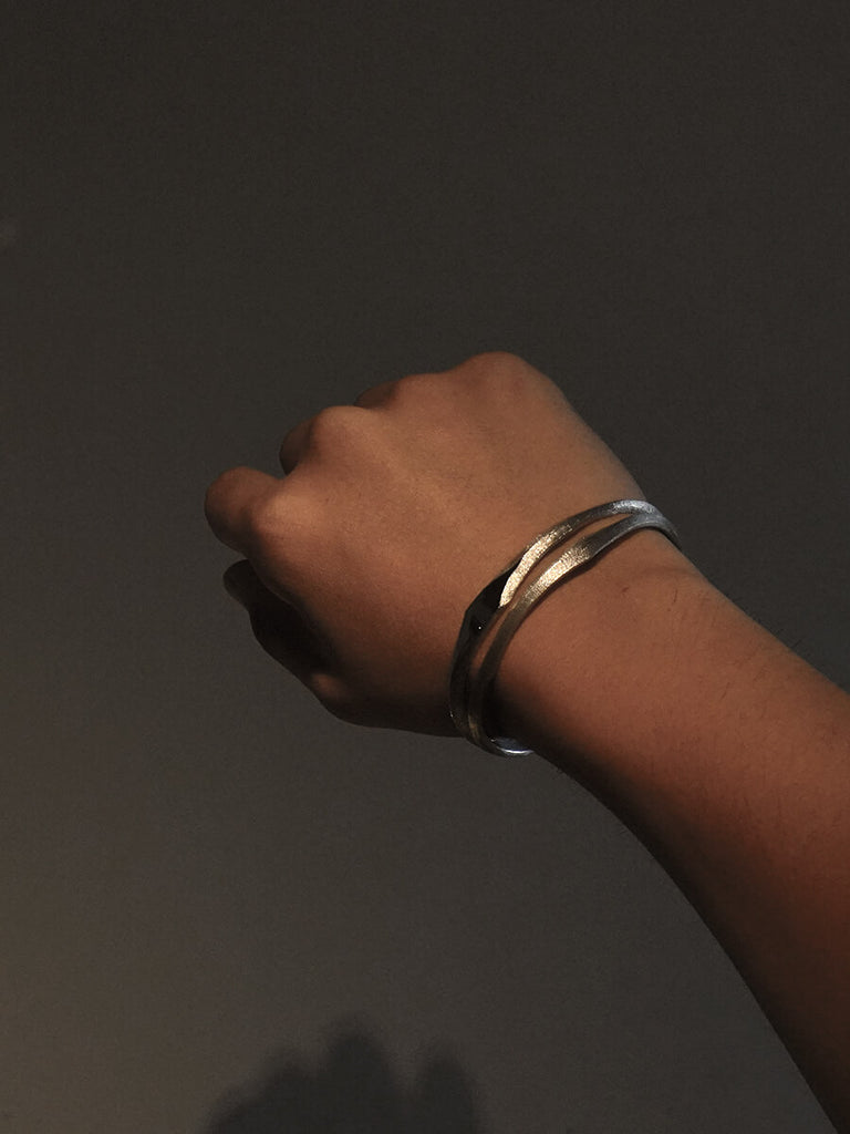 L size (モデル手首周り17cm)