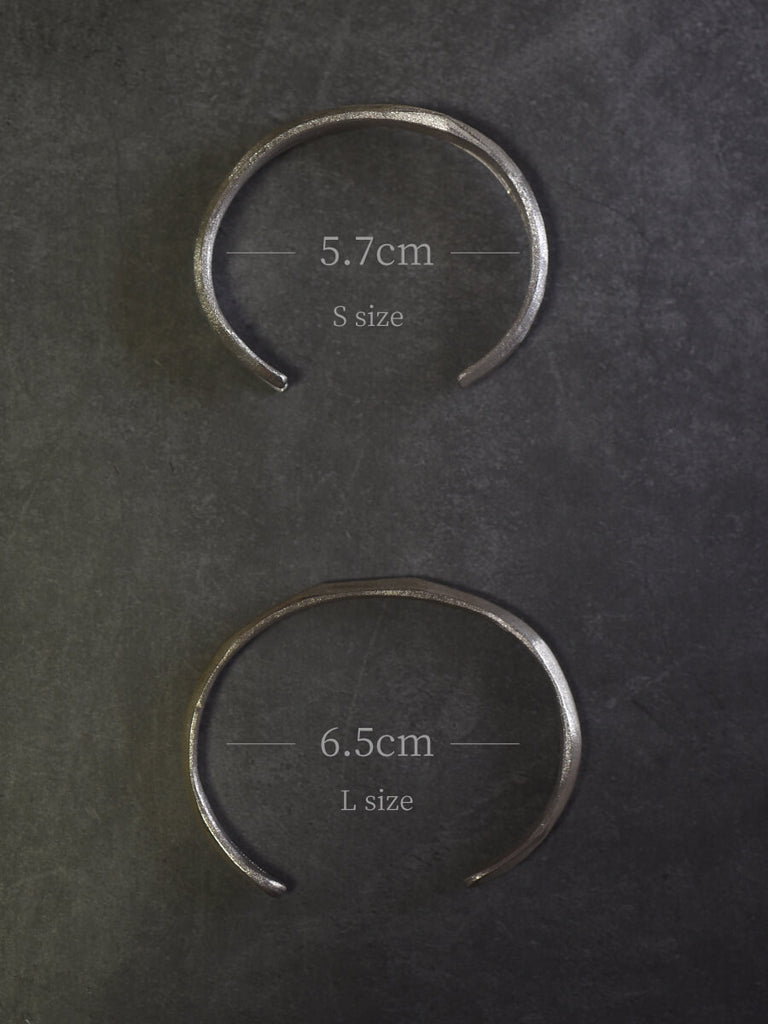 S : 〜18cm / L : 18cm〜 ※目安サイズ(手首周り)