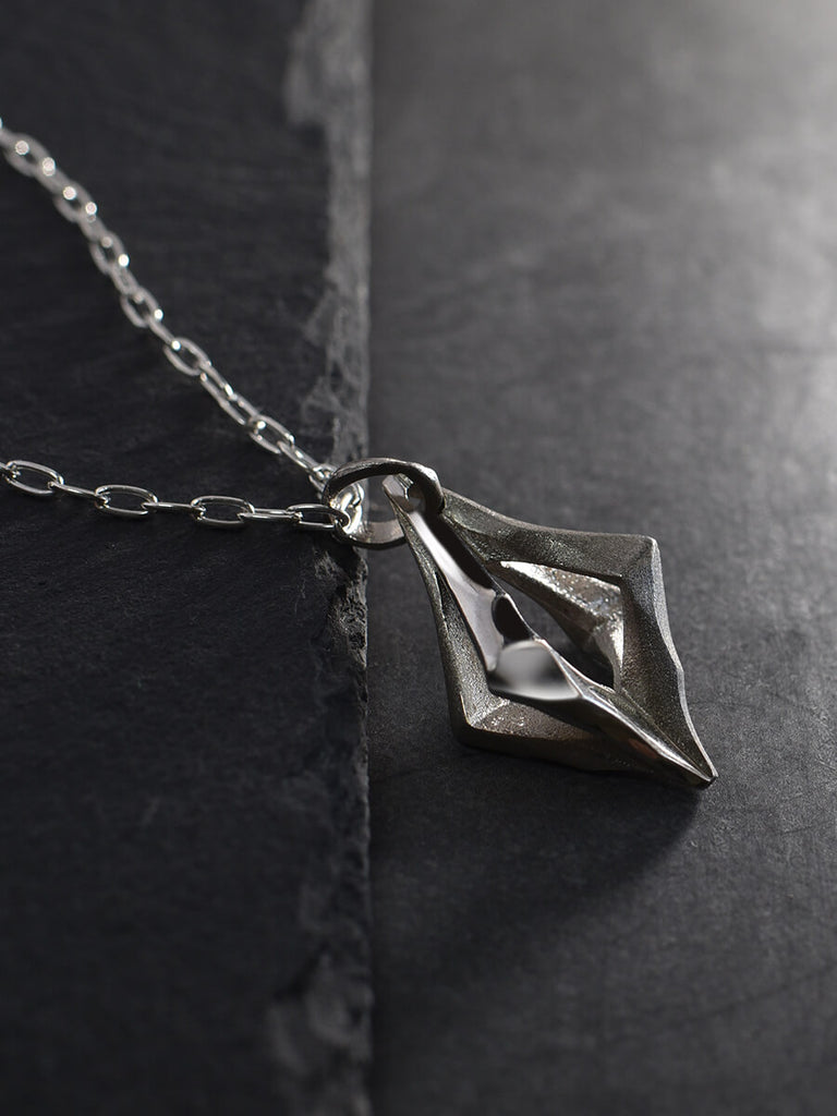 W (横) : 18mm / H (縦) : 32mm