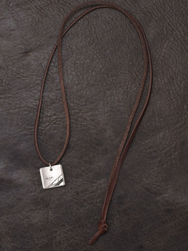 革紐は付属されています