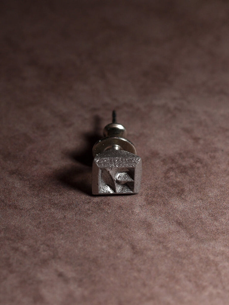 W (横) : 7mm / H (縦) : 7mm