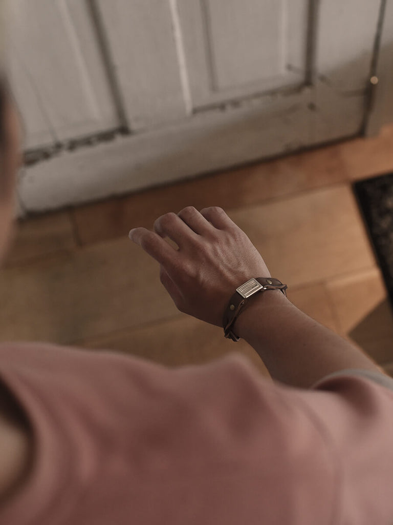 M size (モデル手首周り17cm)