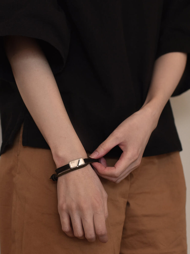 S size (モデル手首周り14cm)