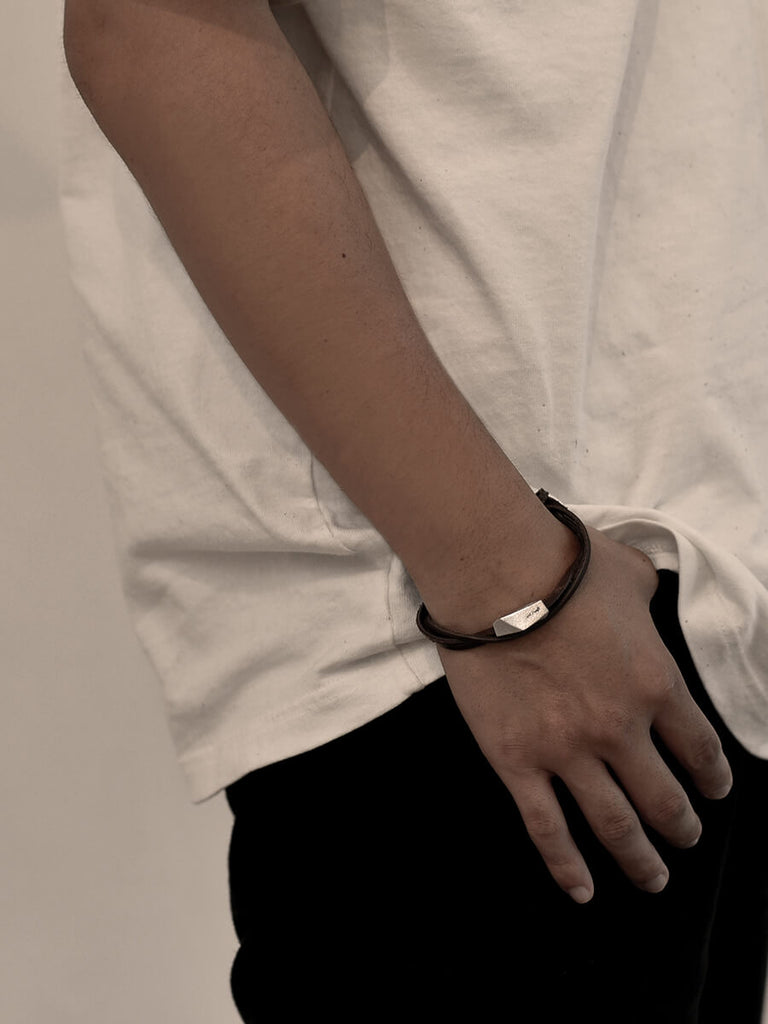 M size (モデル手首周り17cm)