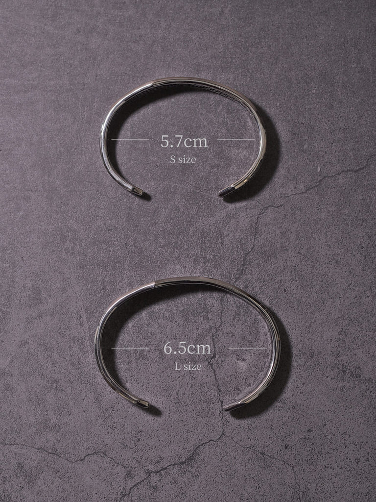 S : 〜18cm / L : 18cm〜 ※目安サイズ(手首周り)